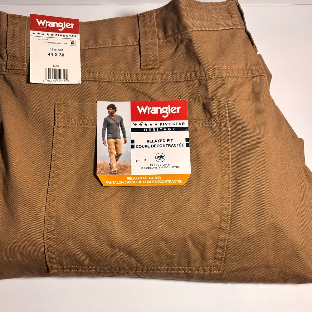 NWT Wrangler Relax Fit Fleece Lined Cargo Pants Men’s 44 x 30